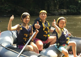 爱游客人庞先生 在AD阿勇河漂流漂流